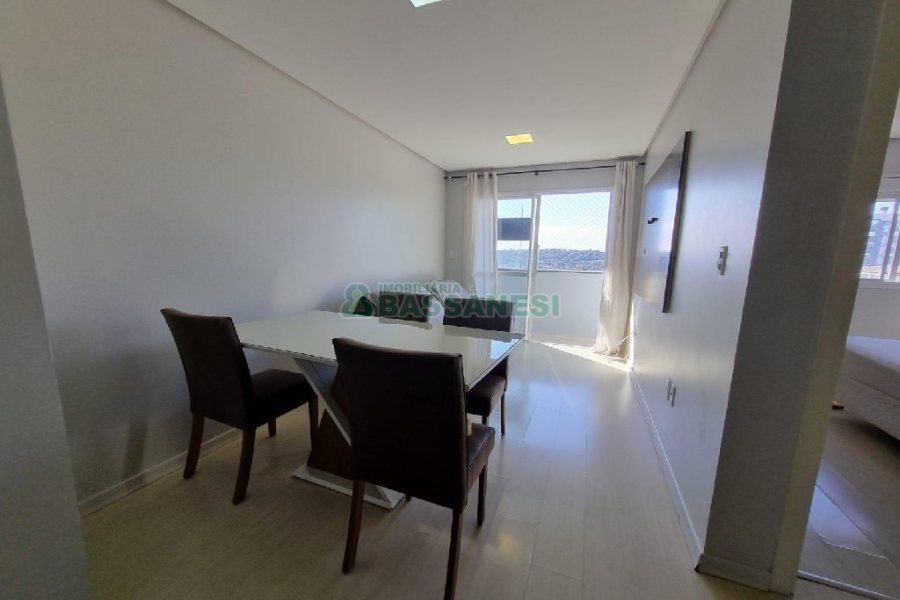 Apto Mobiliado com 58m², 2 dormitórios, 1 vaga, no bairro Santa Lúcia em Caxias do Sul para Alugar