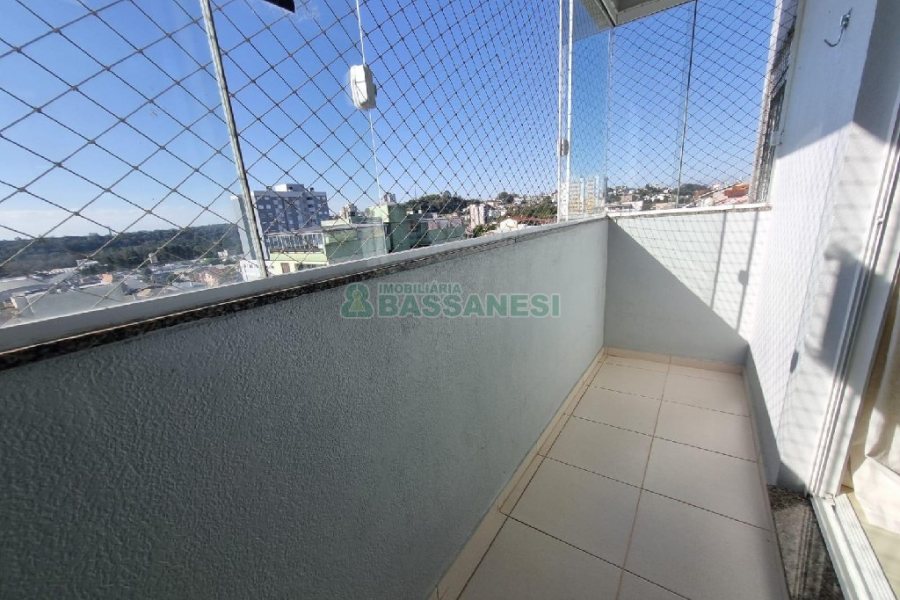Apto Mobiliado com 58m², 2 dormitórios, 1 vaga, no bairro Santa Lúcia em Caxias do Sul para Alugar