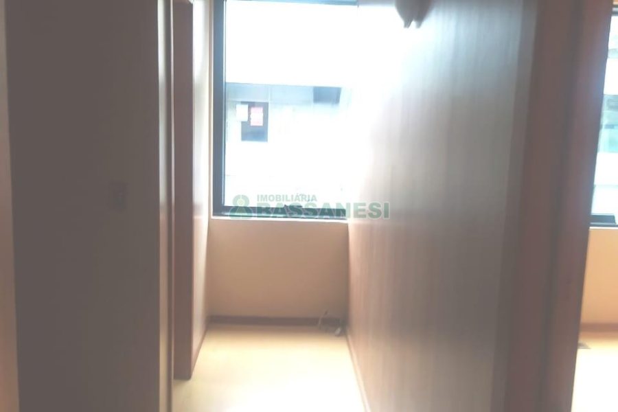 Sala com 55m², no bairro Centro em Caxias do Sul para Comprar