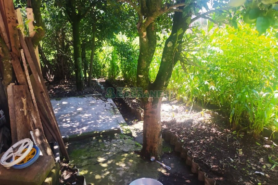 Casa com 143m², 3 dormitórios, 2 vagas, no bairro Desvio Rizzo em Caxias do Sul para Comprar