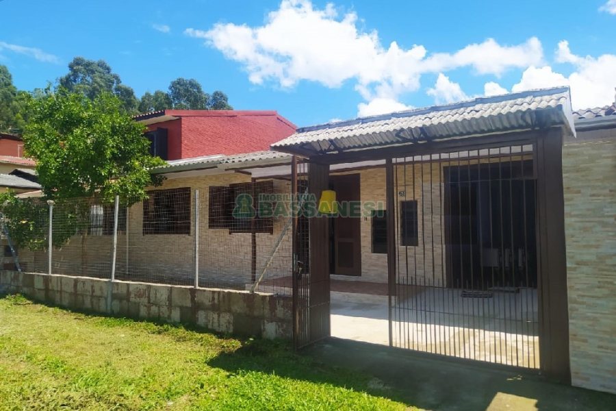 Casa com 143m², 3 dormitórios, 2 vagas, no bairro Desvio Rizzo em Caxias do Sul para Comprar