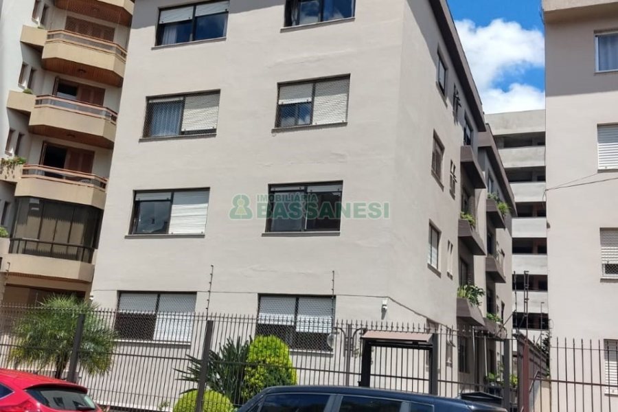 Apartamento com 108m², 3 dormitórios, 2 vagas, no bairro Pio X em Caxias do Sul para Comprar