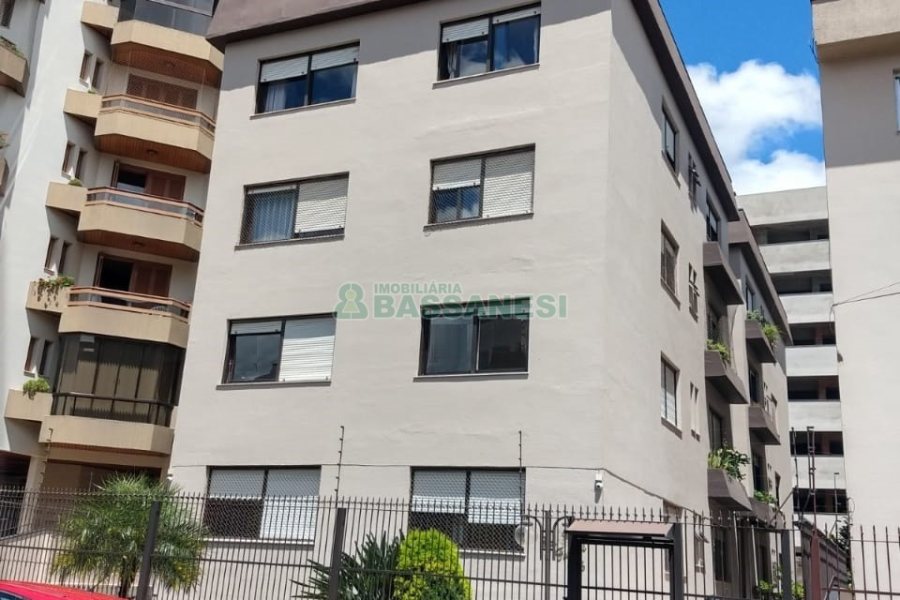 Apartamento com 108m², 3 dormitórios, 2 vagas, no bairro Pio X em Caxias do Sul para Comprar