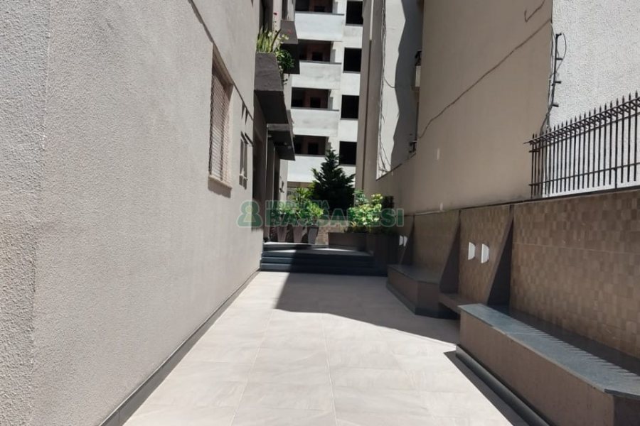 Apartamento com 108m², 3 dormitórios, 2 vagas, no bairro Pio X em Caxias do Sul para Comprar