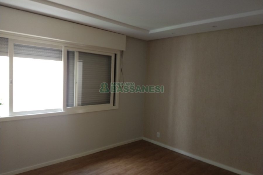 Apartamento com 108m², 3 dormitórios, 2 vagas, no bairro Pio X em Caxias do Sul para Comprar