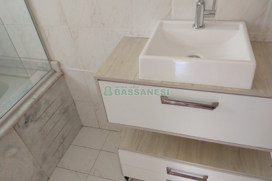Apartamento com 108m², 3 dormitórios, 2 vagas, no bairro Pio X em Caxias do Sul para Comprar