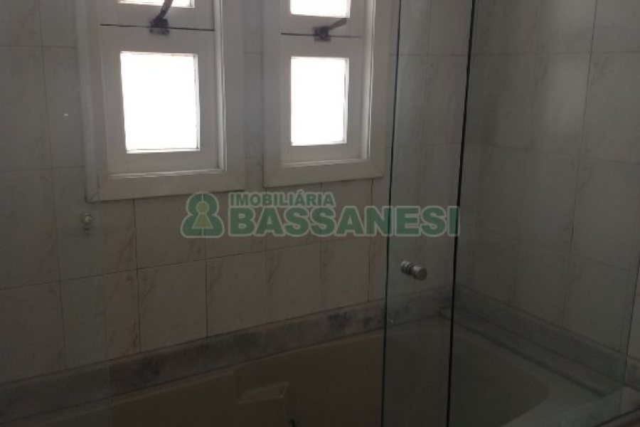 Apartamento com 108m², 3 dormitórios, 2 vagas, no bairro Pio X em Caxias do Sul para Comprar