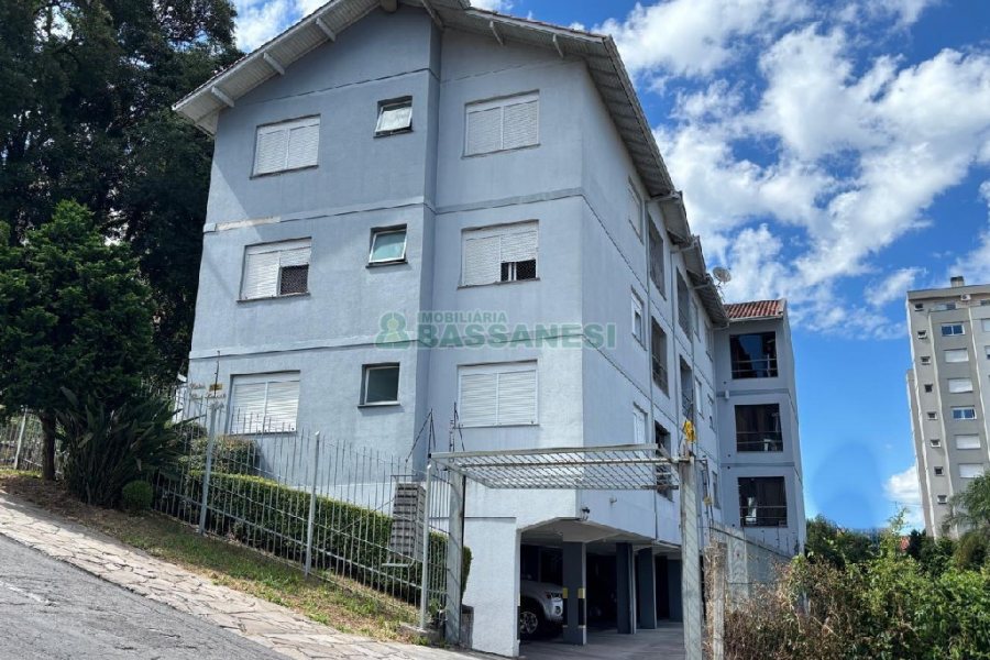 Apartamento com 98m², 3 dormitórios, 2 vagas, no bairro Panazzolo em Caxias do Sul para Alugar