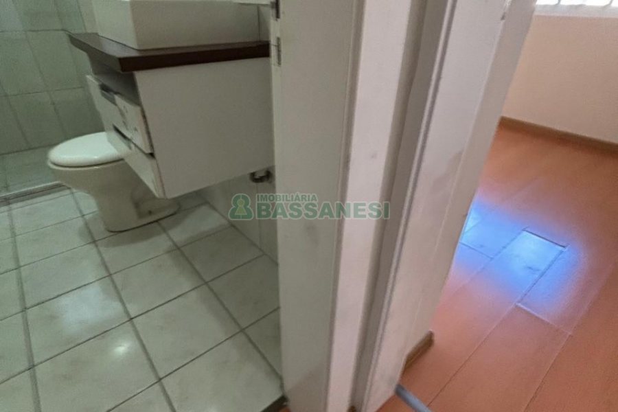 Apartamento com 98m², 3 dormitórios, 2 vagas, no bairro Panazzolo em Caxias do Sul para Alugar