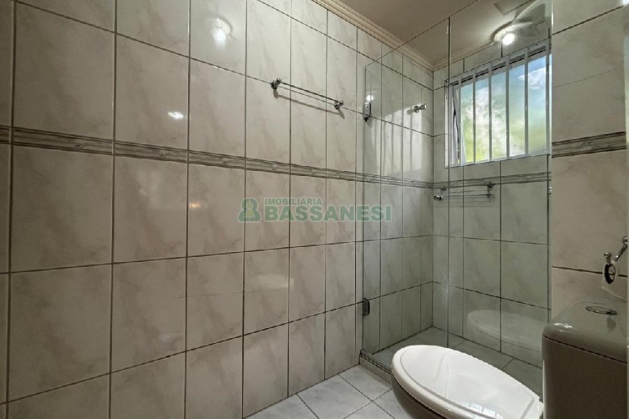 Apartamento com 98m², 3 dormitórios, 2 vagas, no bairro Panazzolo em Caxias do Sul para Alugar