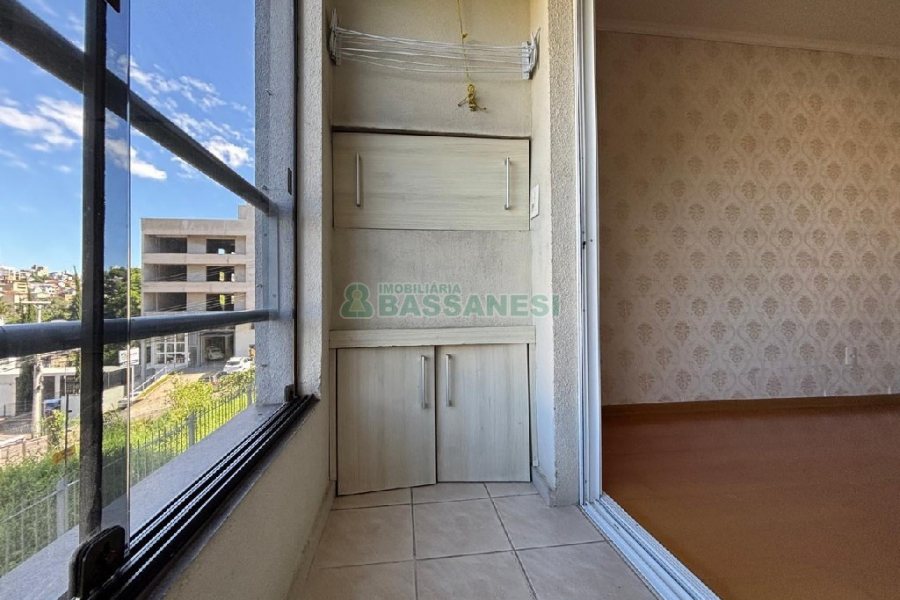 Apartamento com 98m², 3 dormitórios, 2 vagas, no bairro Panazzolo em Caxias do Sul para Alugar