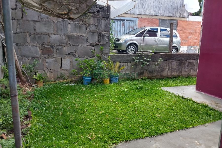 Casa com 149m², 2 dormitórios, 1 vaga, no bairro Santa Corona em Caxias do Sul para Comprar