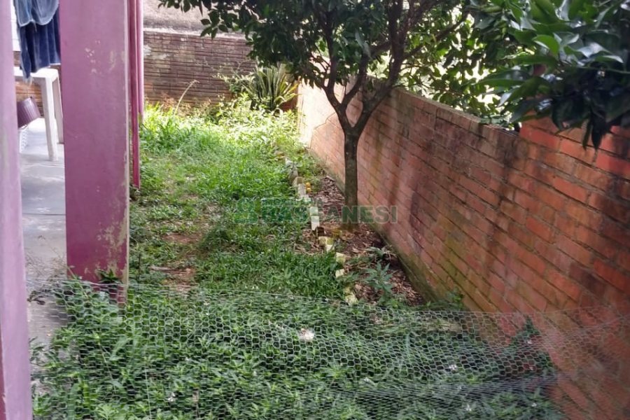 Casa com 149m², 2 dormitórios, 1 vaga, no bairro Santa Corona em Caxias do Sul para Comprar