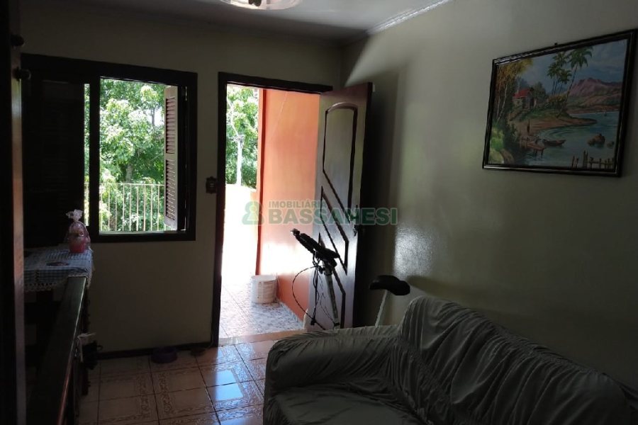 Casa com 197m², 3 dormitórios, 1 vaga, no bairro Santa Corona em Caxias do Sul para Comprar