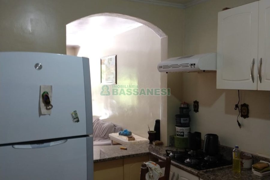 Casa com 197m², 3 dormitórios, 1 vaga, no bairro Santa Corona em Caxias do Sul para Comprar