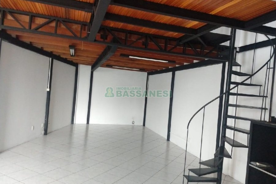 Loja com 101m², 1 vaga, no bairro Rio Branco em Caxias do Sul para Comprar