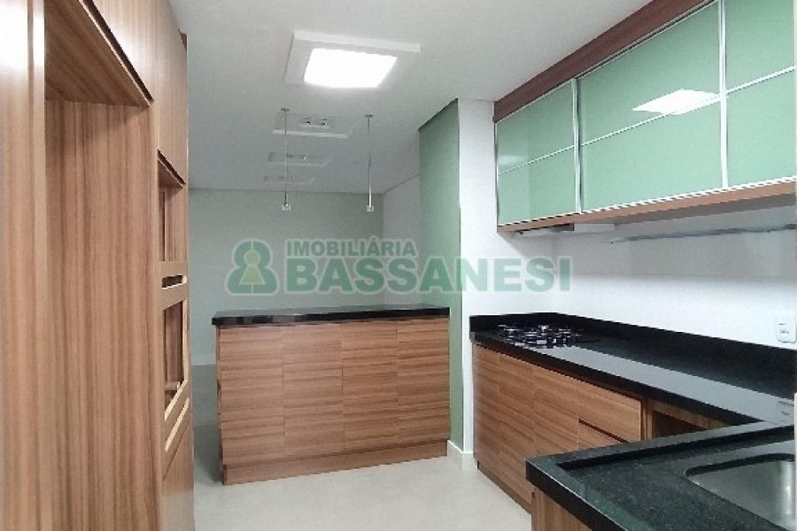 Apartamento com 140m², 3 dormitórios, 2 vagas, no bairro Santa Catarina em Caxias do Sul para Comprar