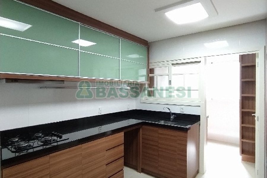 Apartamento com 140m², 3 dormitórios, 2 vagas, no bairro Santa Catarina em Caxias do Sul para Comprar