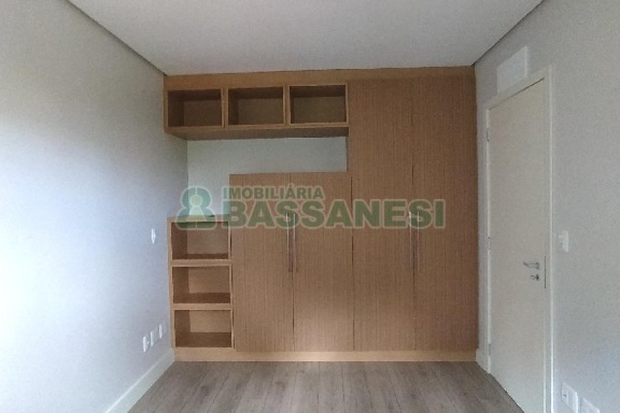 Apartamento com 140m², 3 dormitórios, 2 vagas, no bairro Santa Catarina em Caxias do Sul para Comprar
