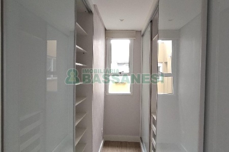 Apartamento com 140m², 3 dormitórios, 2 vagas, no bairro Santa Catarina em Caxias do Sul para Comprar
