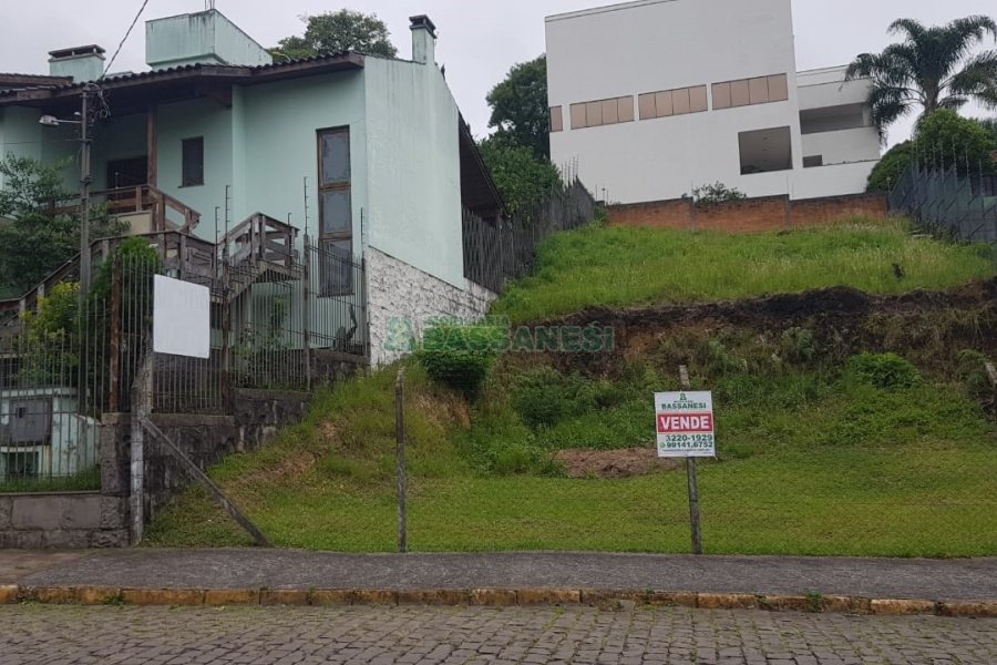Terreno, no bairro Cinqüentenário em Caxias do Sul para Comprar