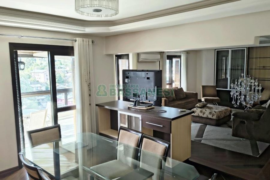 Apto Mobiliado com 203m², 3 dormitórios, 3 vagas, no bairro Sagrada Família em Caxias do Sul para Comprar