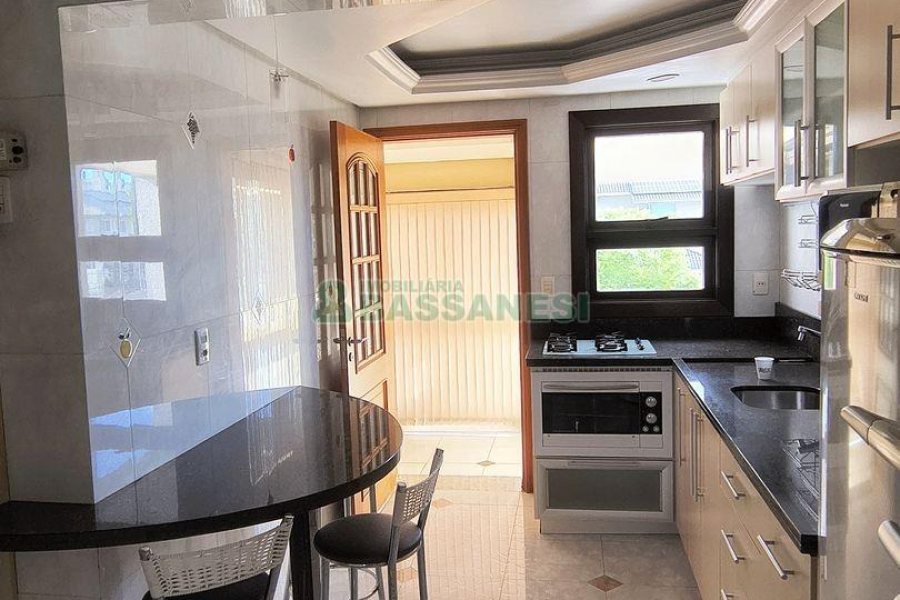Apto Mobiliado com 203m², 3 dormitórios, 3 vagas, no bairro Sagrada Família em Caxias do Sul para Comprar