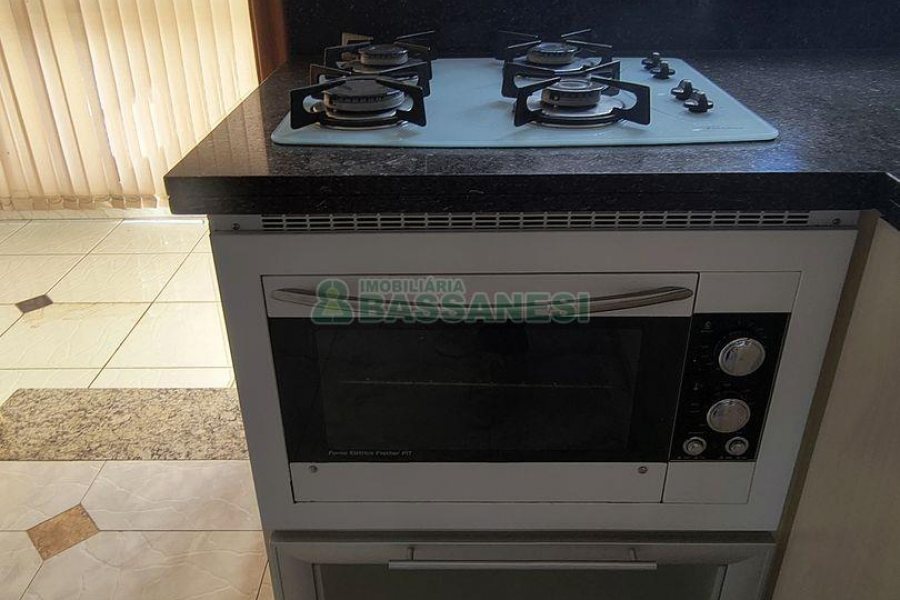 Apto Mobiliado com 203m², 3 dormitórios, 3 vagas, no bairro Sagrada Família em Caxias do Sul para Comprar