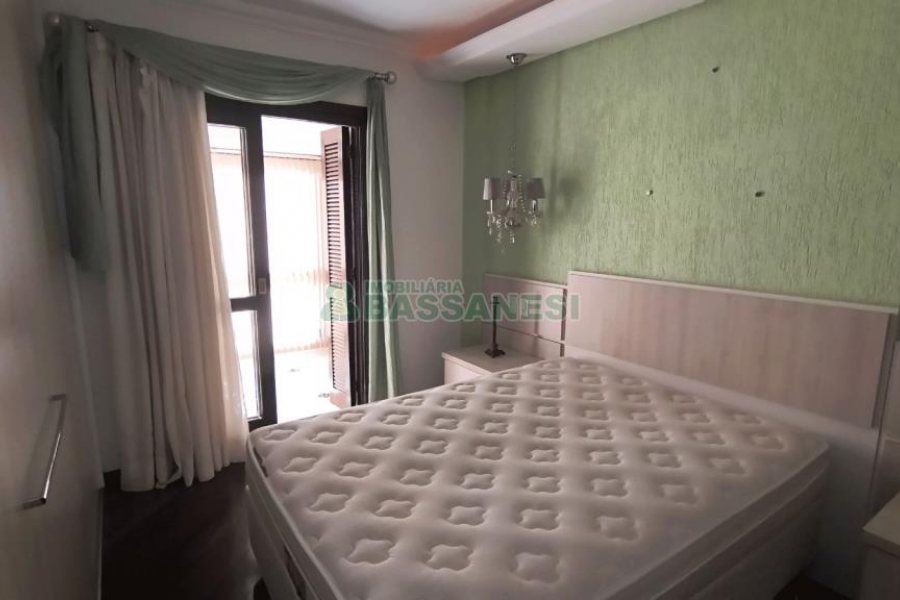 Apto Mobiliado com 203m², 3 dormitórios, 3 vagas, no bairro Sagrada Família em Caxias do Sul para Comprar