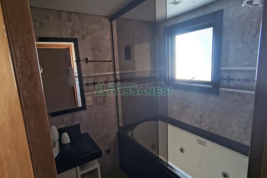 Apto Mobiliado com 203m², 3 dormitórios, 3 vagas, no bairro Sagrada Família em Caxias do Sul para Comprar