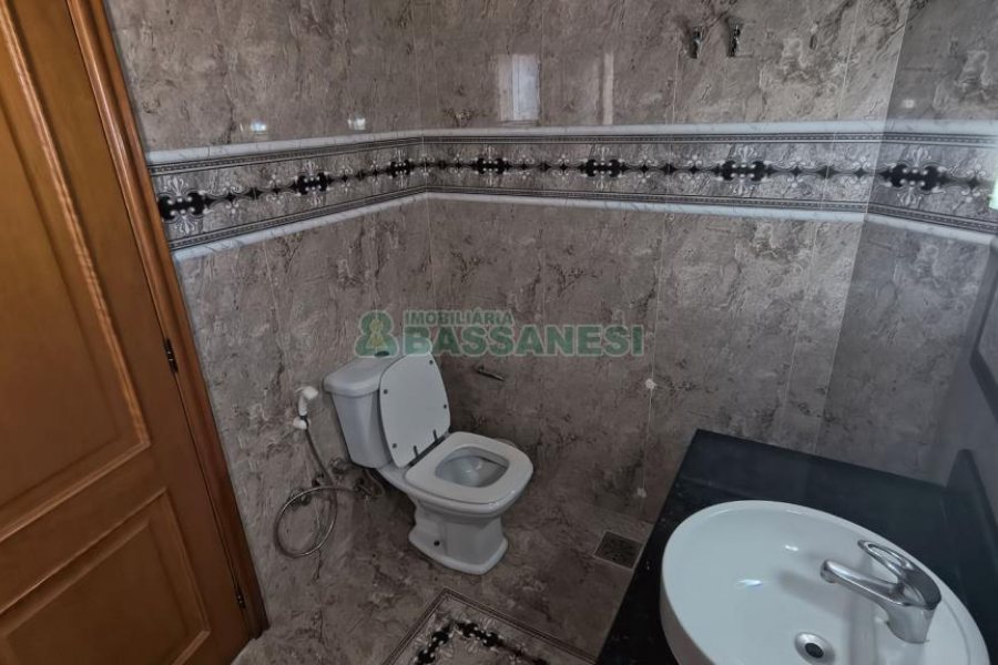 Apto Mobiliado com 203m², 3 dormitórios, 3 vagas, no bairro Sagrada Família em Caxias do Sul para Comprar