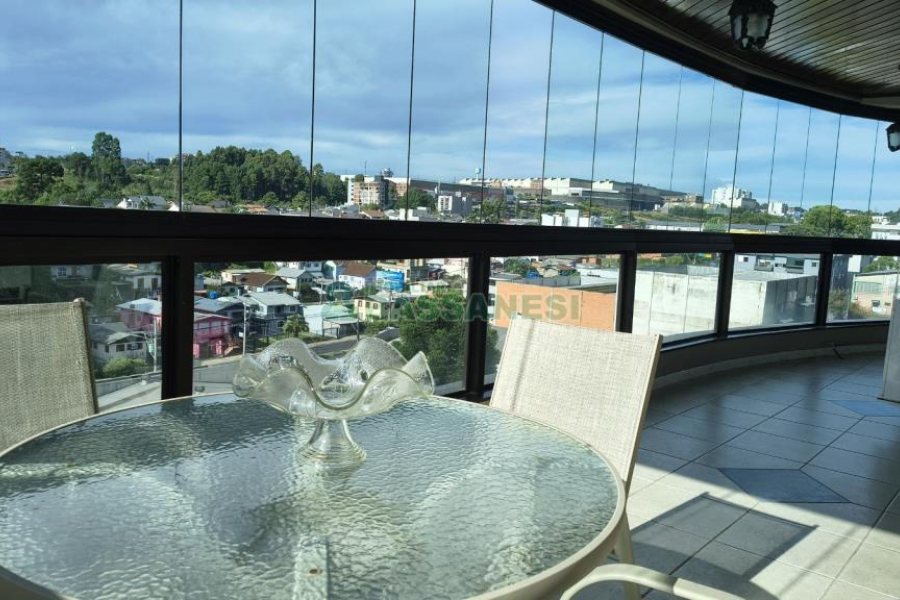 Apto Mobiliado com 203m², 3 dormitórios, 3 vagas, no bairro Sagrada Família em Caxias do Sul para Comprar