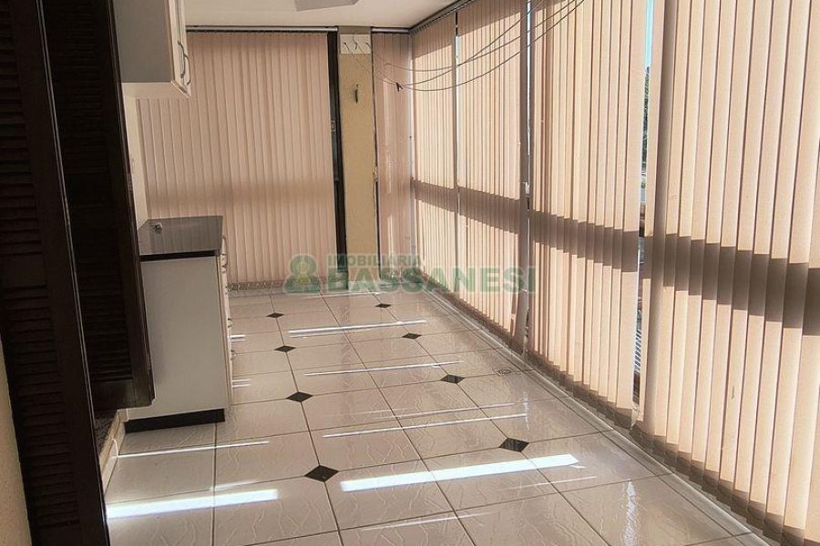 Apto Mobiliado com 203m², 3 dormitórios, 3 vagas, no bairro Sagrada Família em Caxias do Sul para Comprar