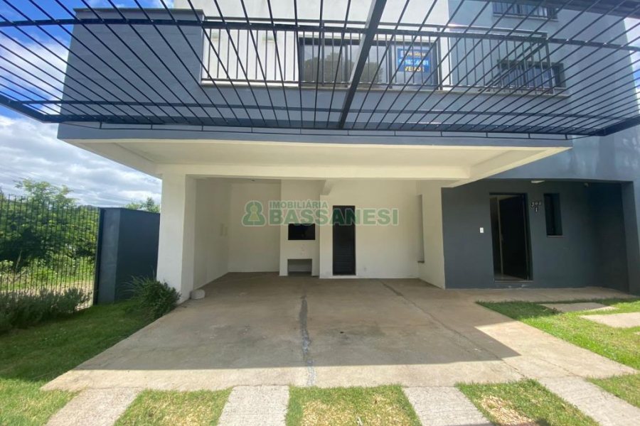Sobrado com 92m², 2 dormitórios, 2 vagas, no bairro Nossa Senhora da Saúde em Caxias do Sul para Comprar