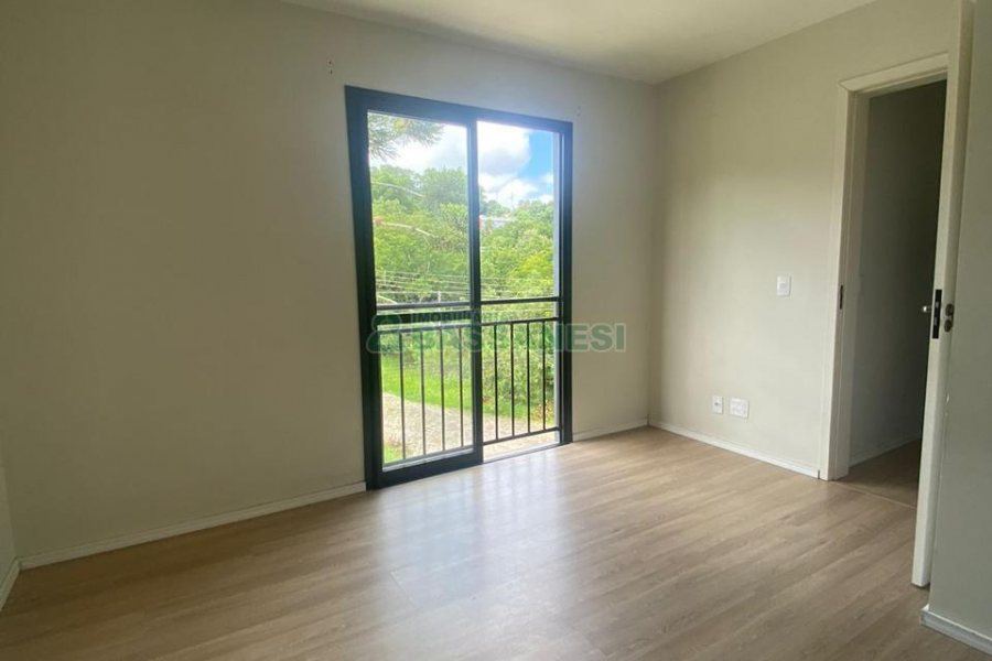 Sobrado com 92m², 2 dormitórios, 2 vagas, no bairro Nossa Senhora da Saúde em Caxias do Sul para Comprar