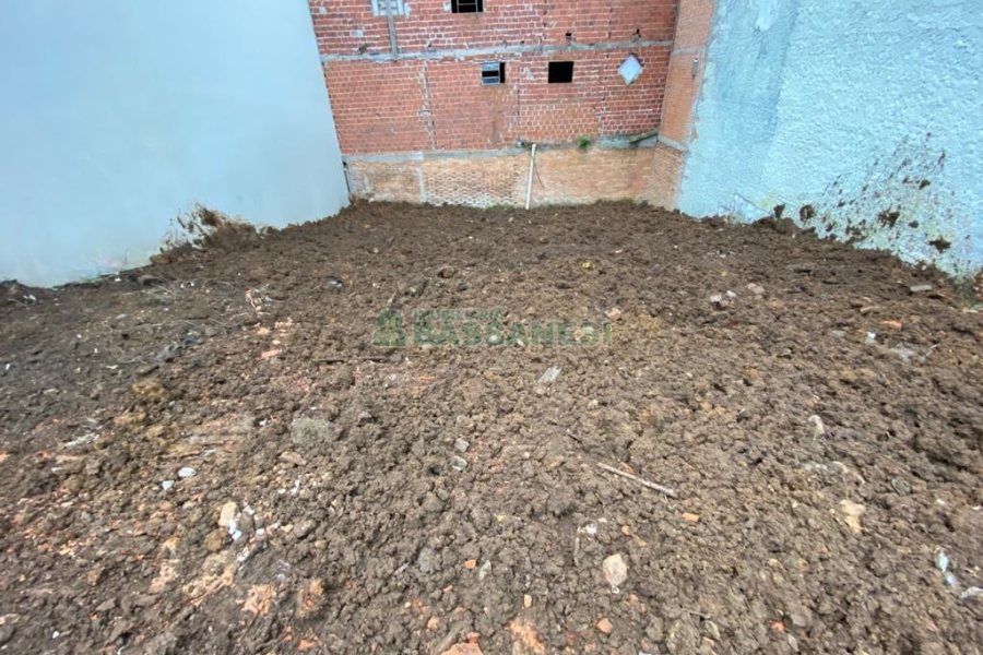 Terreno com 286m², no bairro Sagrada Família em Caxias do Sul para Comprar