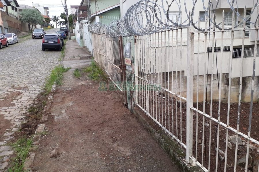 Terreno com 286m², no bairro Sagrada Família em Caxias do Sul para Comprar
