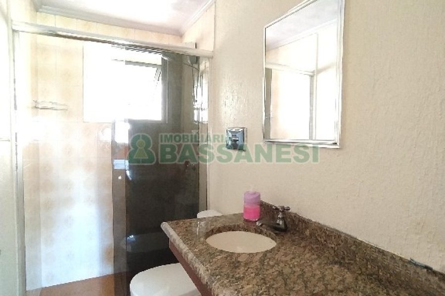 Apto Mobiliado com 77m², 3 dormitórios, 2 vagas, no bairro Pio X em Caxias do Sul para Comprar