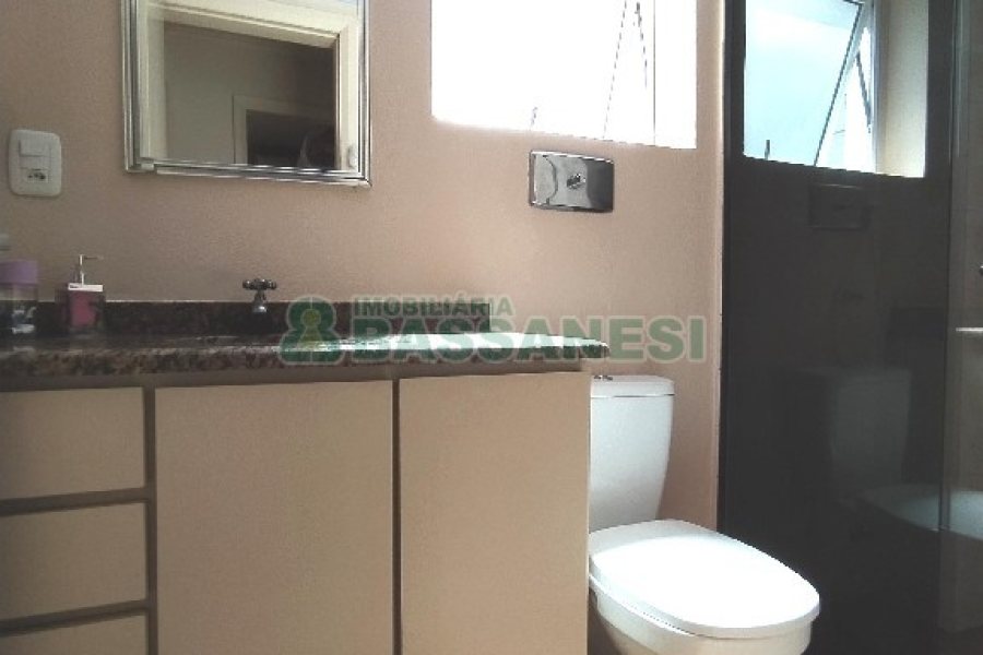 Apto Mobiliado com 77m², 3 dormitórios, 2 vagas, no bairro Pio X em Caxias do Sul para Comprar