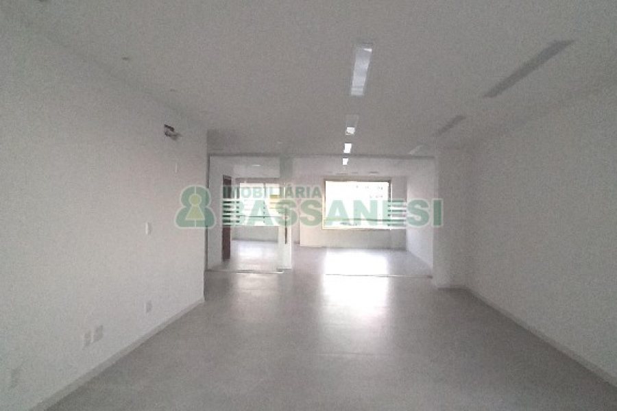 Sala com 123m², 2 vagas, no bairro Centro em Caxias do Sul para Alugar ou Comprar