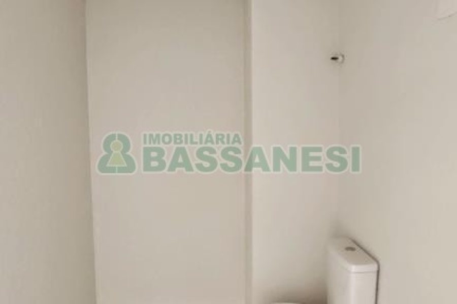 Loja com 100m², no bairro Madureira em Caxias do Sul para Alugar