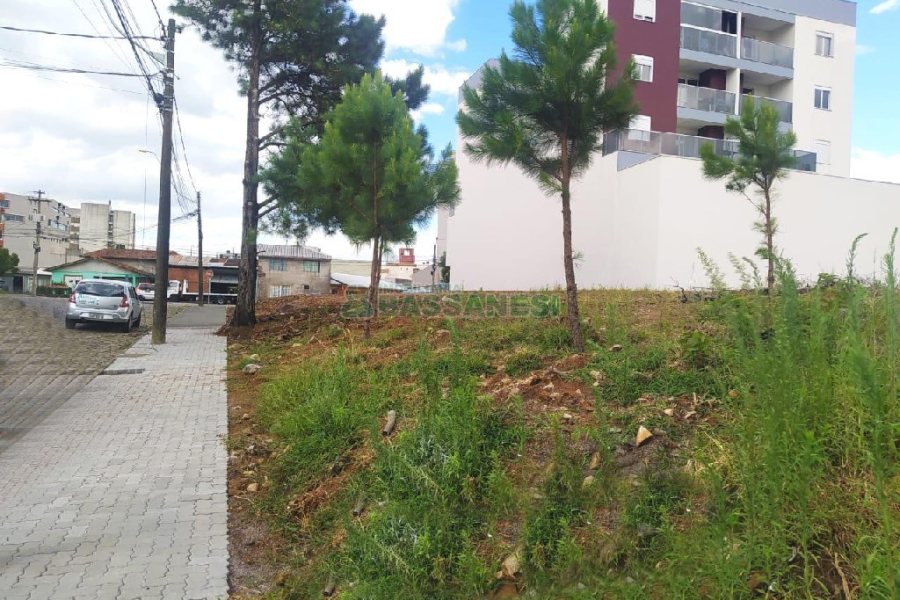 Terreno com 720m², no bairro Charqueadas em Caxias do Sul para Alugar