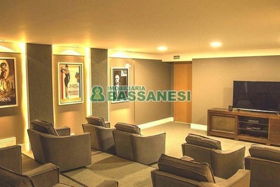 Apto Mobiliado com 71m², 2 dormitórios, 2 vagas, no bairro Madureira em Caxias do Sul para Alugar