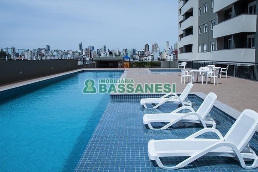 Apto Mobiliado com 71m², 2 dormitórios, 2 vagas, no bairro Madureira em Caxias do Sul para Alugar