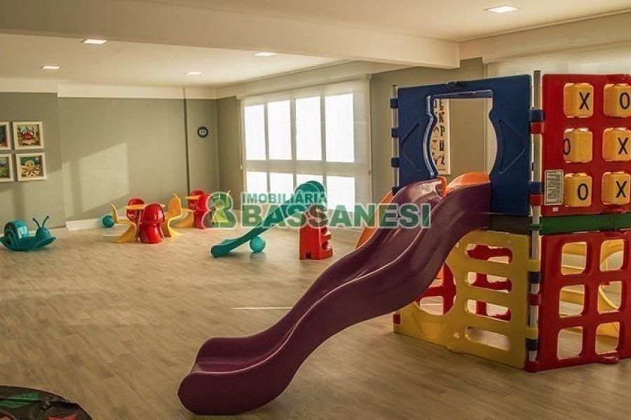 Apto Mobiliado com 71m², 2 dormitórios, 2 vagas, no bairro Madureira em Caxias do Sul para Alugar