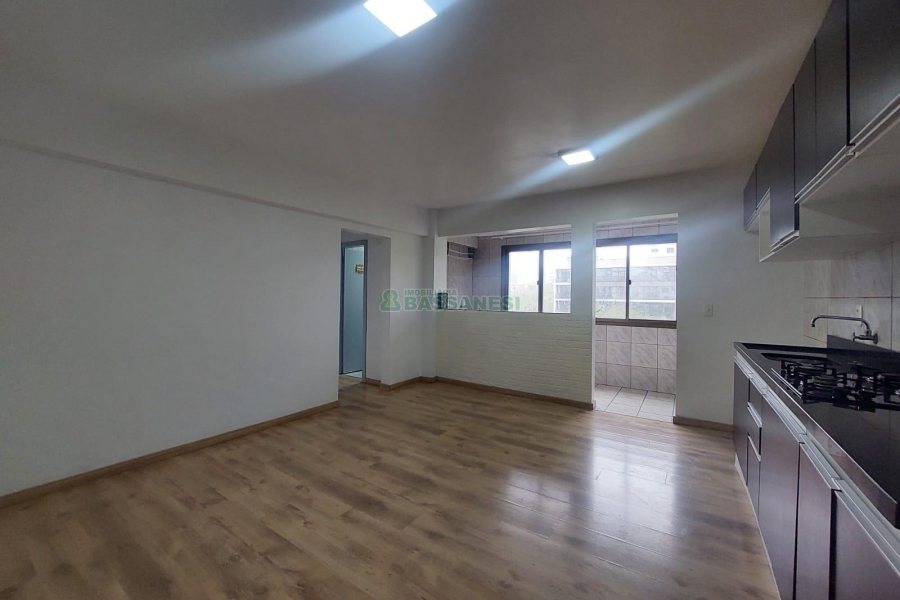 Apartamento com 74m², 2 dormitórios, 1 vaga, no bairro Centro em Caxias do Sul para Alugar