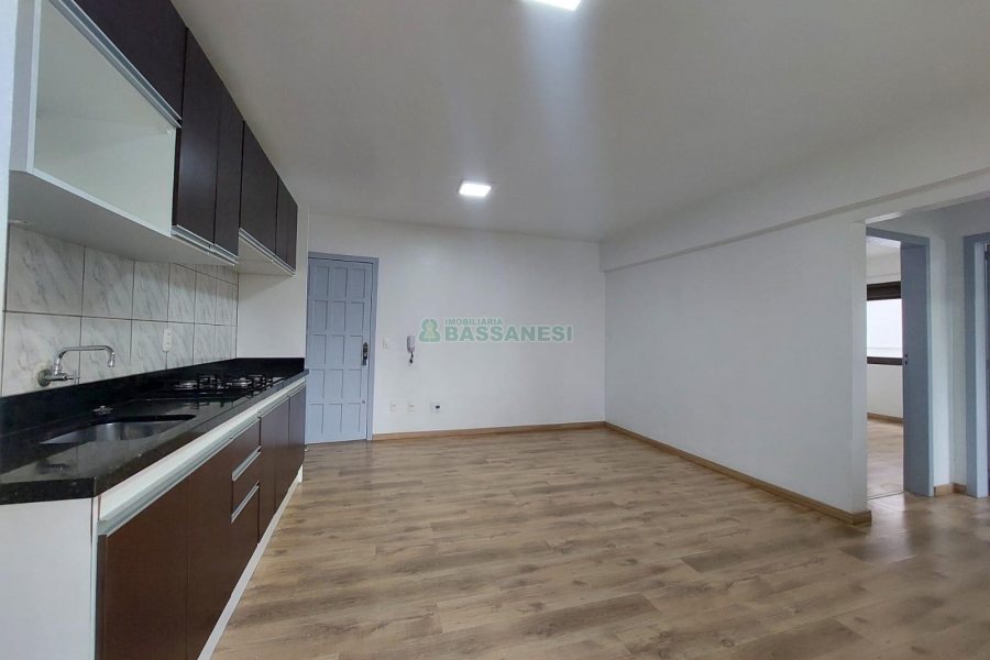 Apartamento com 74m², 2 dormitórios, 1 vaga, no bairro Centro em Caxias do Sul para Alugar