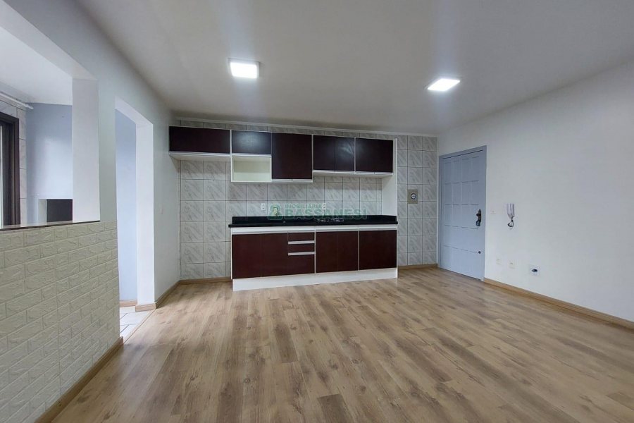 Apartamento com 74m², 2 dormitórios, 1 vaga, no bairro Centro em Caxias do Sul para Alugar