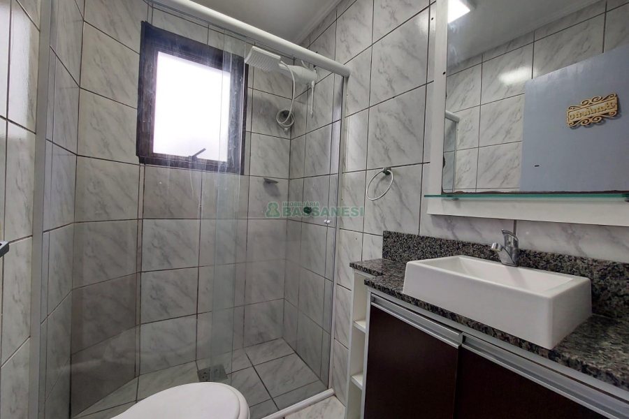 Apartamento com 74m², 2 dormitórios, 1 vaga, no bairro Centro em Caxias do Sul para Alugar