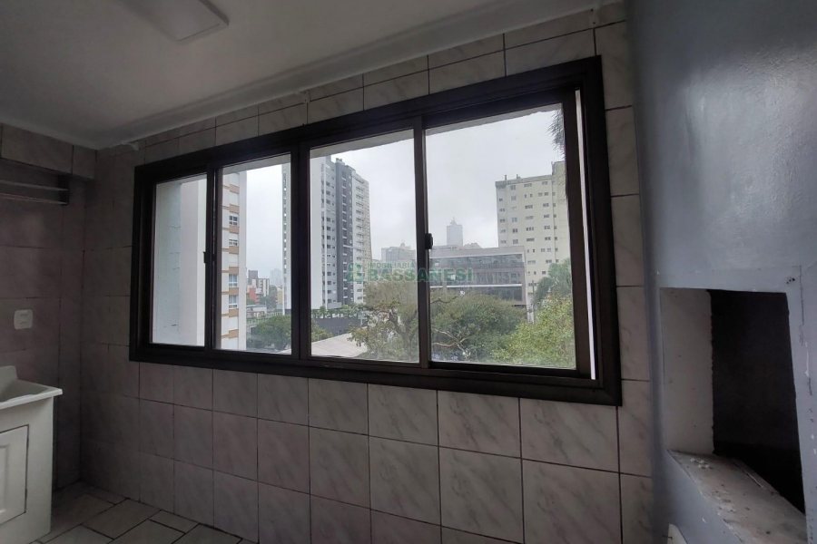 Apartamento com 74m², 2 dormitórios, 1 vaga, no bairro Centro em Caxias do Sul para Alugar